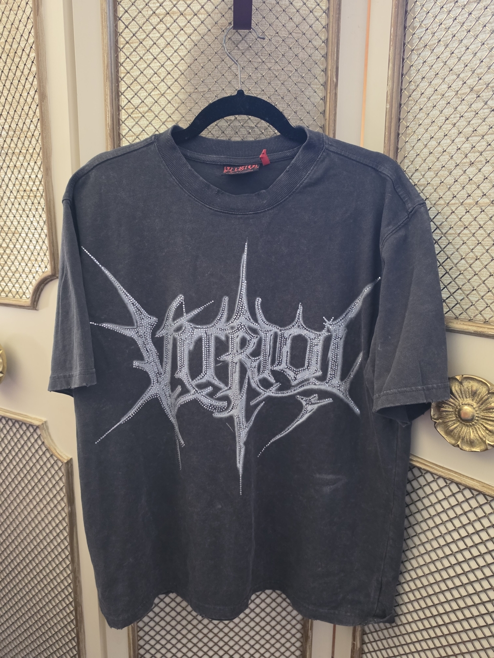 Black Vitriol Graphic Metal-Style Short Sleeve Tee